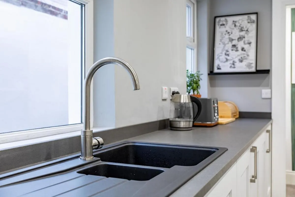 New! Chic And Spacious Townhouse Belfast Apartmán