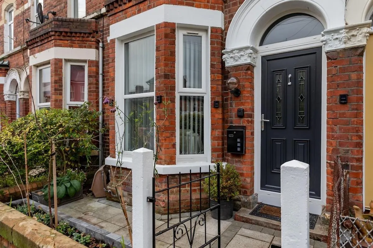 Διαμέρισμα New! Chic And Spacious Townhouse Μπέλφαστ