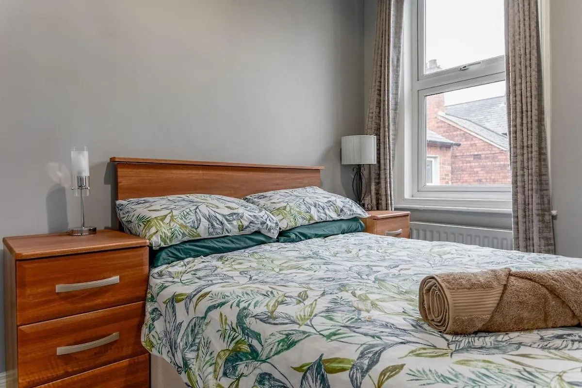 New! Chic And Spacious Townhouse Μπέλφαστ